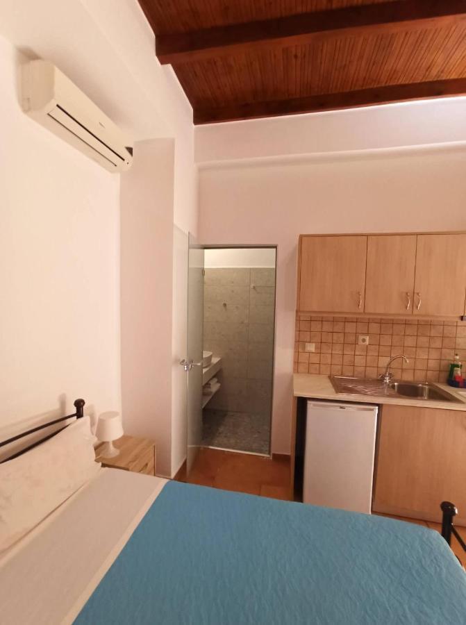 Katerina Traditional Rooms Chrissi Akti Chania Exterior foto