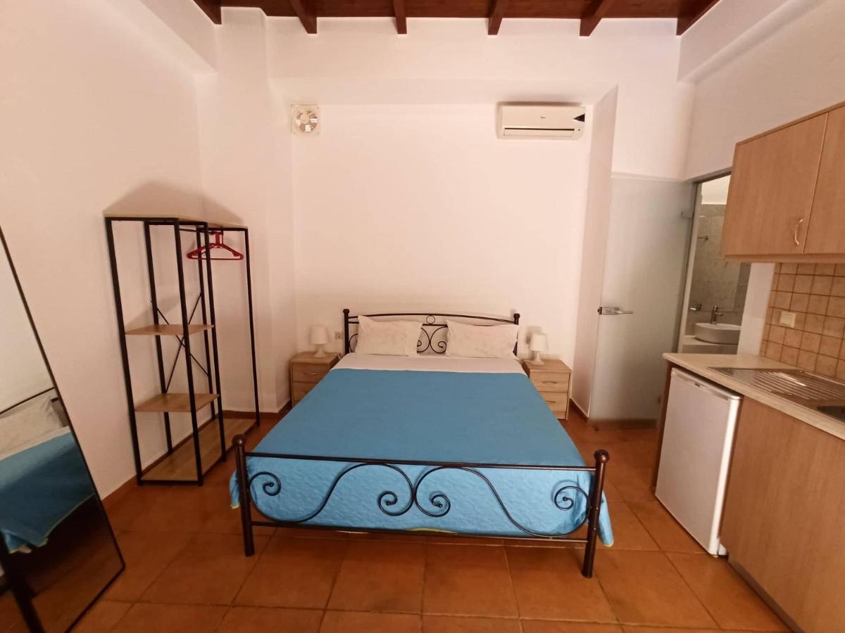 Katerina Traditional Rooms Chrissi Akti Chania Exterior foto