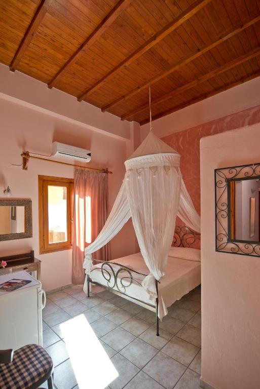 Katerina Traditional Rooms Chrissi Akti Chania Quarto foto