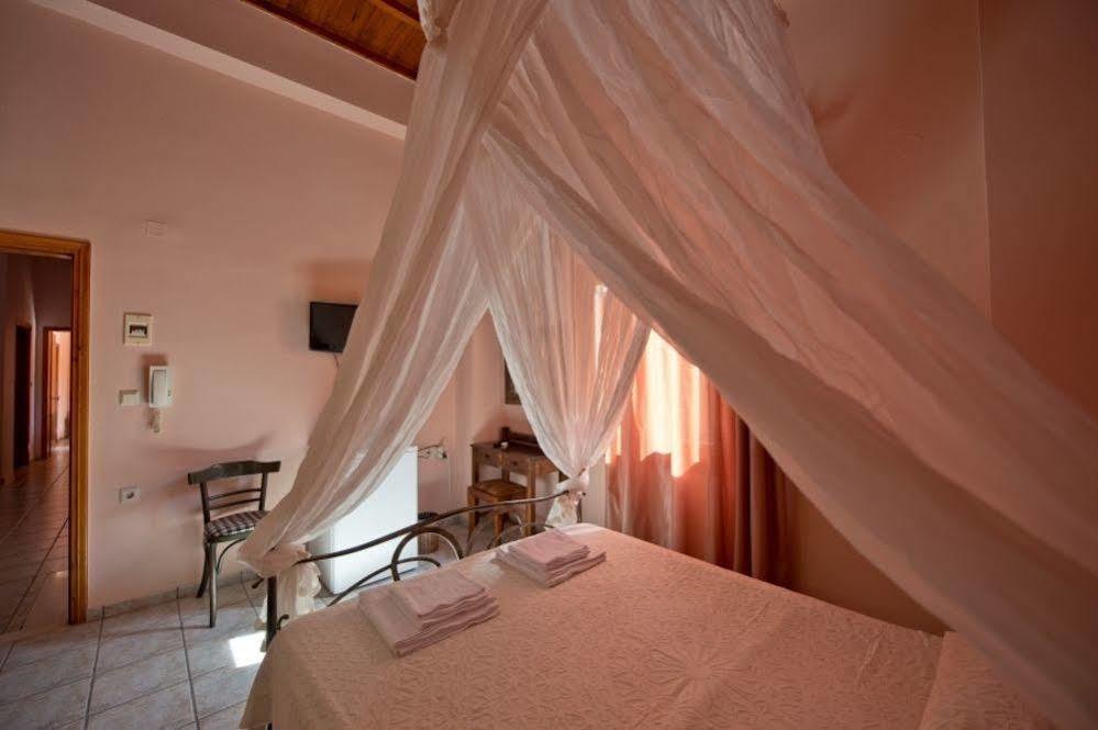 Katerina Traditional Rooms Chrissi Akti Chania Exterior foto