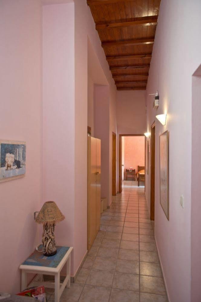 Katerina Traditional Rooms Chrissi Akti Chania Exterior foto